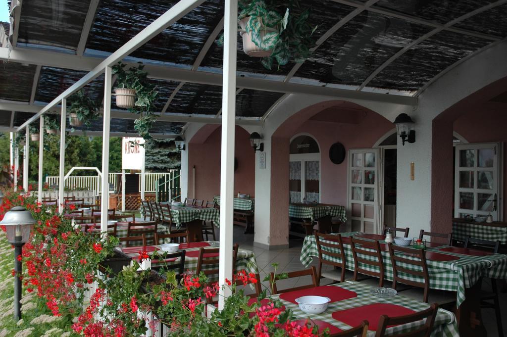 Korona Panzio Bed & Breakfast Balatonfured Exterior photo