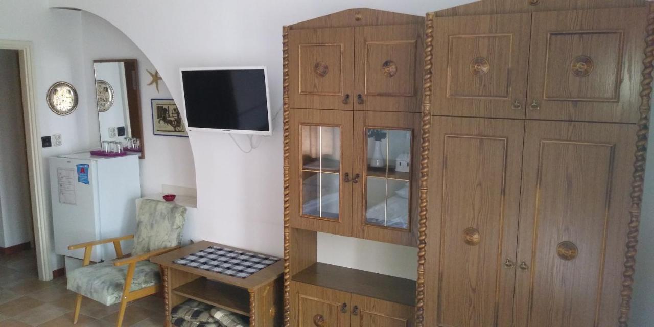 Korona Panzio Bed & Breakfast Balatonfured Exterior photo