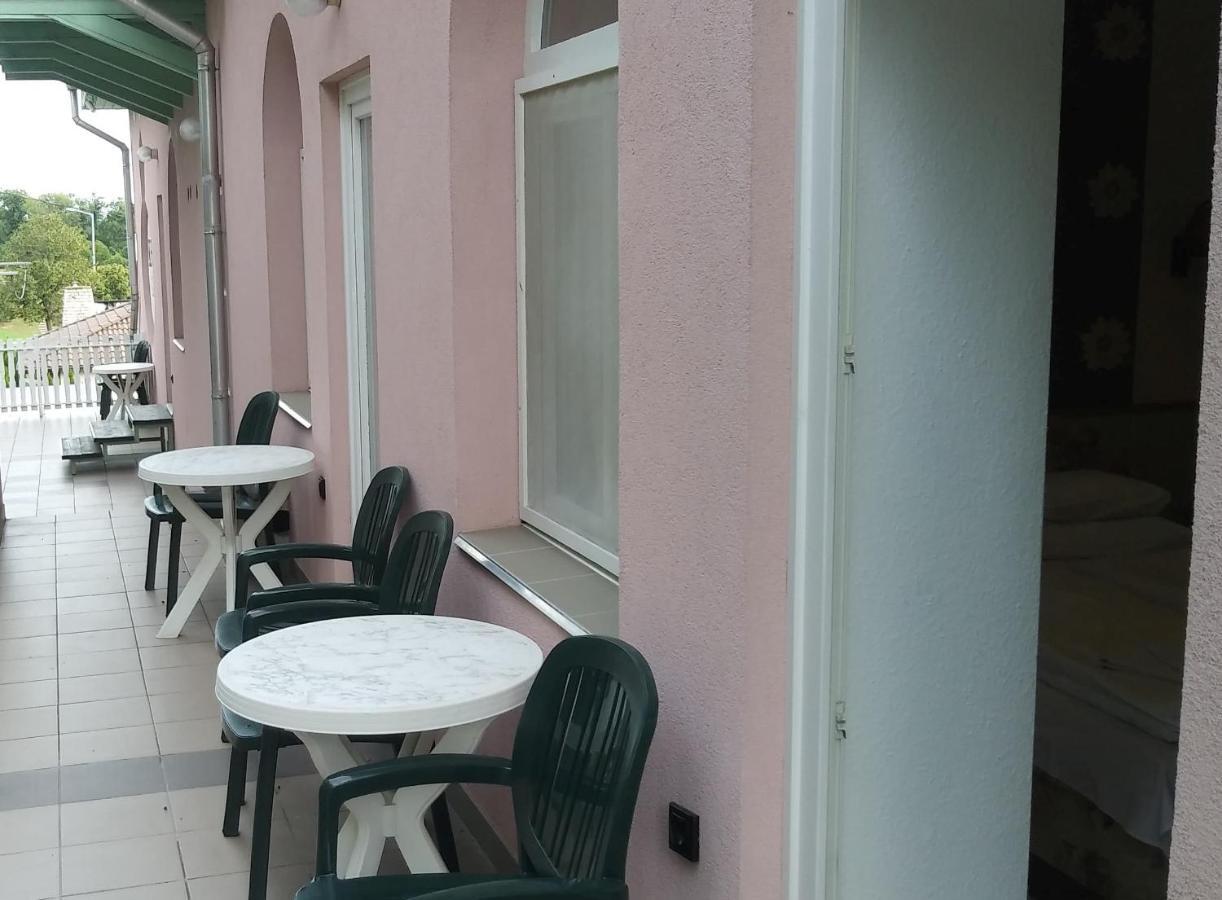 Korona Panzio Bed & Breakfast Balatonfured Exterior photo