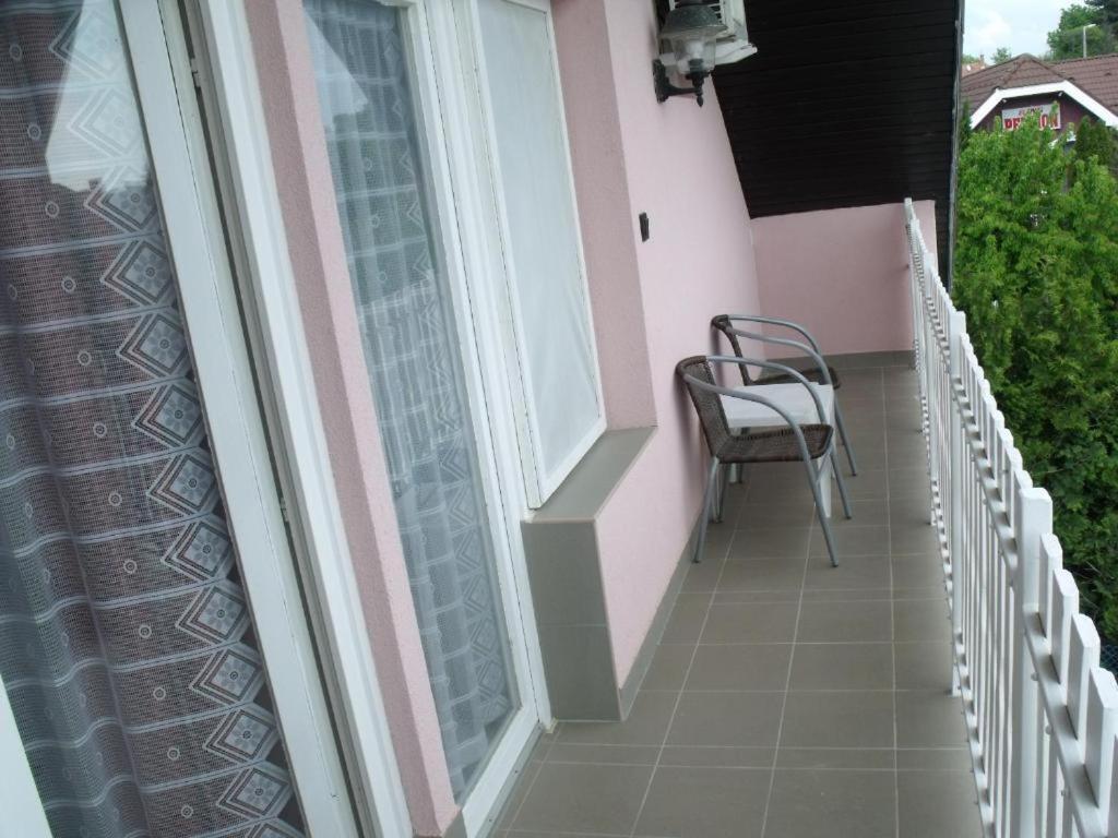 Korona Panzio Bed & Breakfast Balatonfured Exterior photo