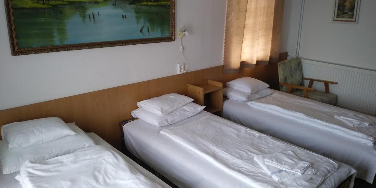 Korona Panzio Bed & Breakfast Balatonfured Exterior photo