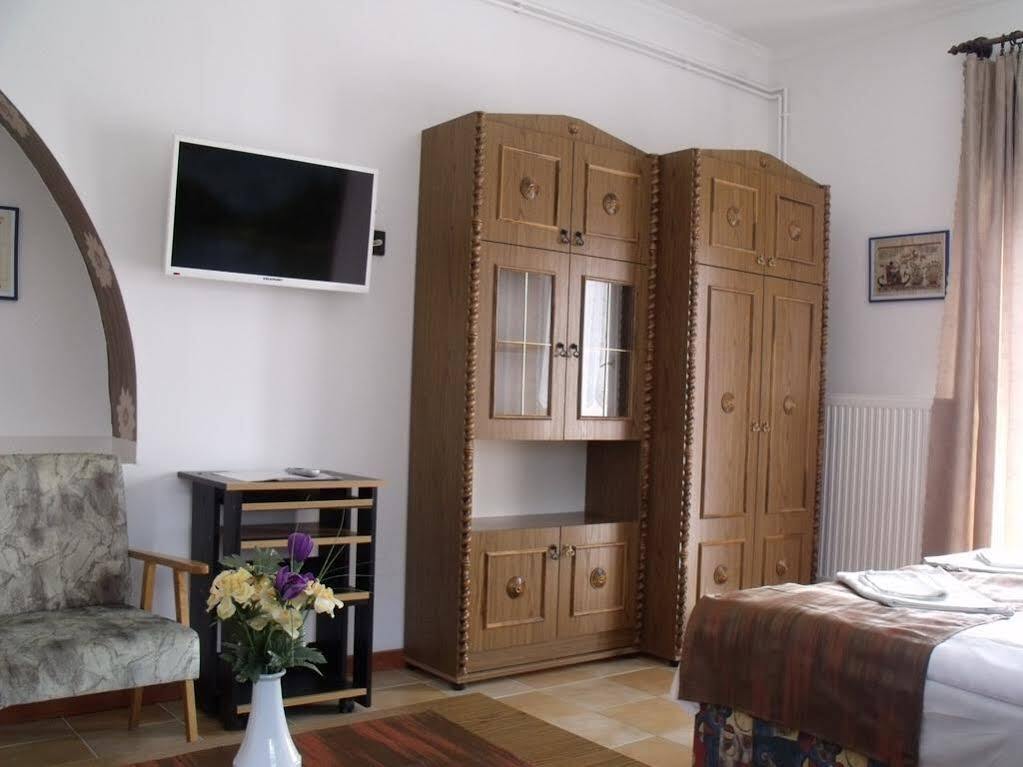 Korona Panzio Bed & Breakfast Balatonfured Exterior photo